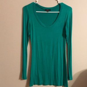 Green stretchy T-shirt